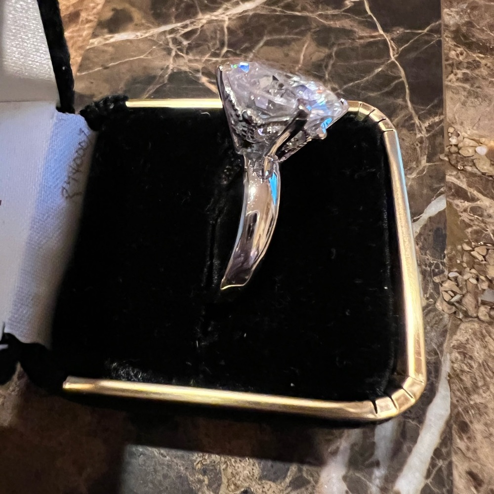 Solitaire Ring Round Large CZ stone Filigree Lacework on Box/Prongs Silver Plate - Picture 11 of 14